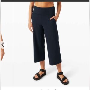 Lululemon Align Wide Leg Crop 23" True Navy size 6